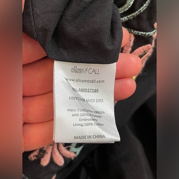 RTR Alice McCALL Honeycomb Daisy Embroidered Maxi Dress off shoulder black SZ 2 - Picture 11 of 11